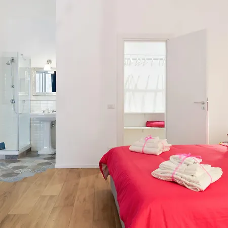 Guesthost - Oui Tree Naples