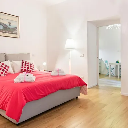 Guesthost - Oui Tree نابولي