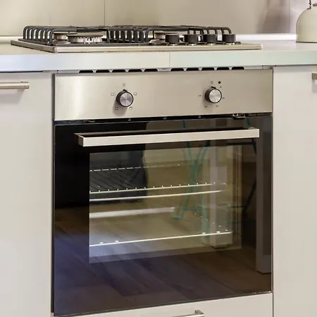 Guesthost - Oui Tree * نابولي