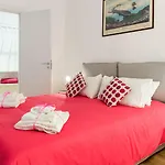 Guesthost - Oui Tree Apartman Nápoly