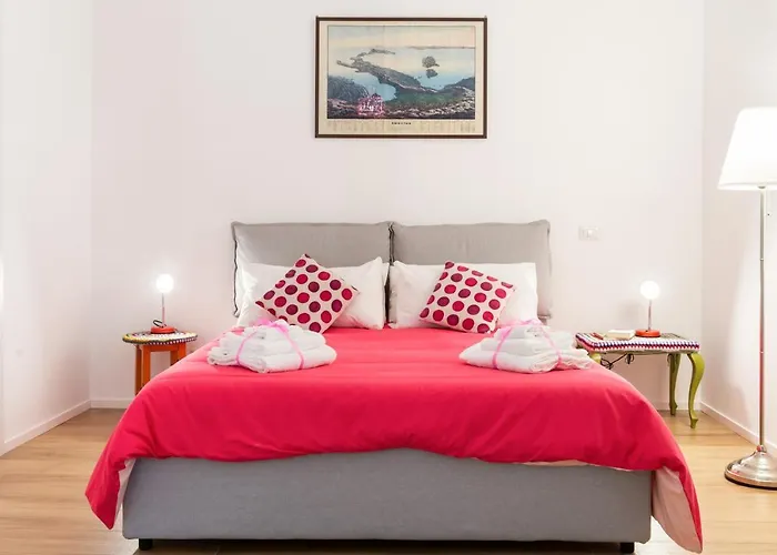 Guesthost - Oui Tree