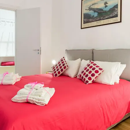 Guesthost - Oui Tree Apartment Neapel