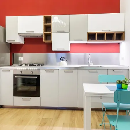 Guesthost - Oui Tree * Neapel